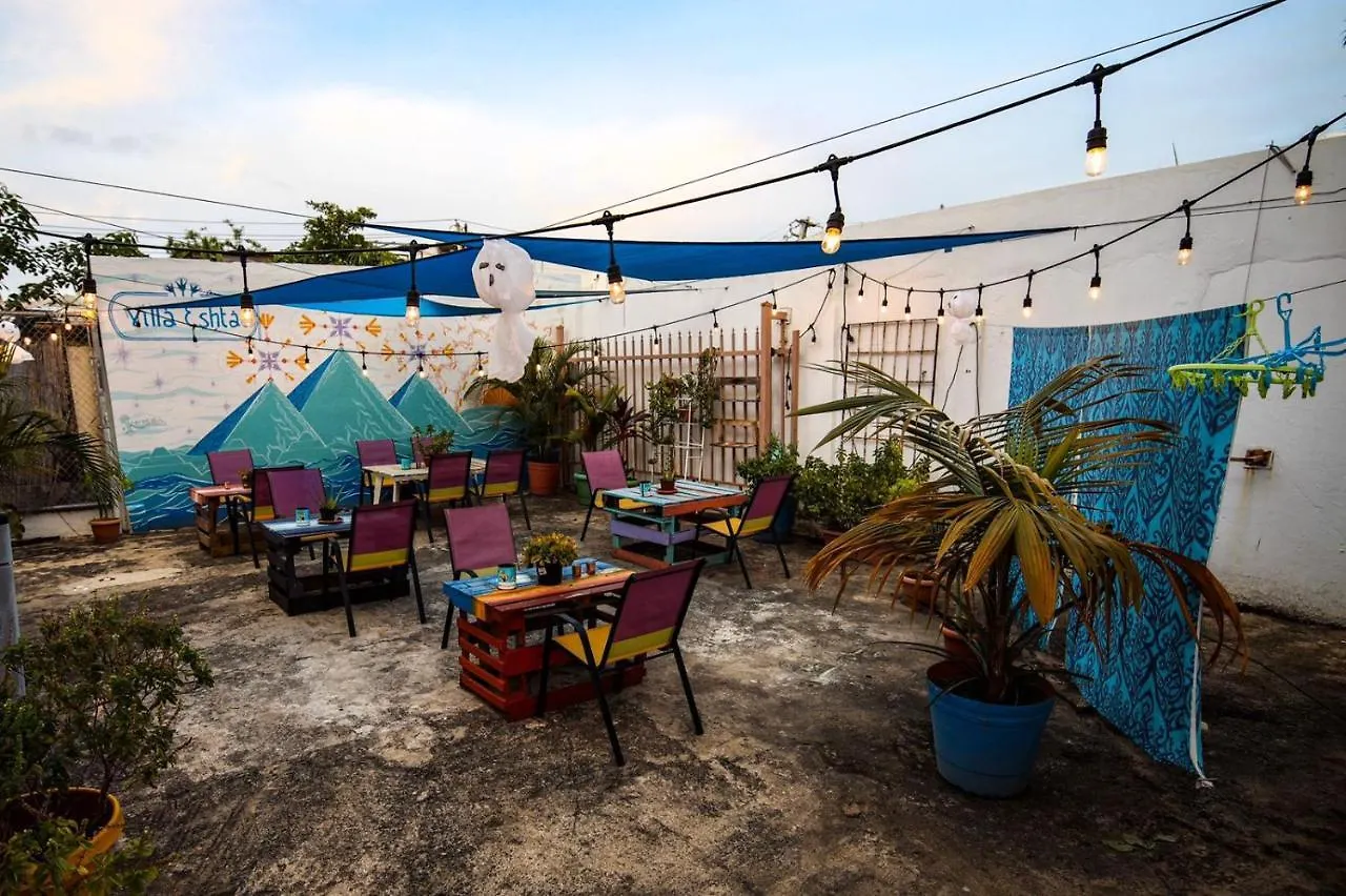 Villa Eshta San Juan Hostel